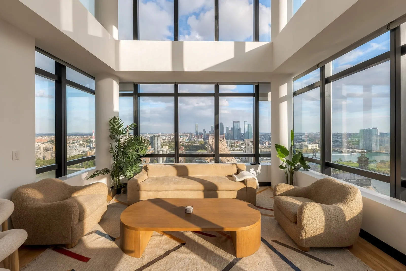 Corner living room with skyline views, Upper East Side, Manhattan